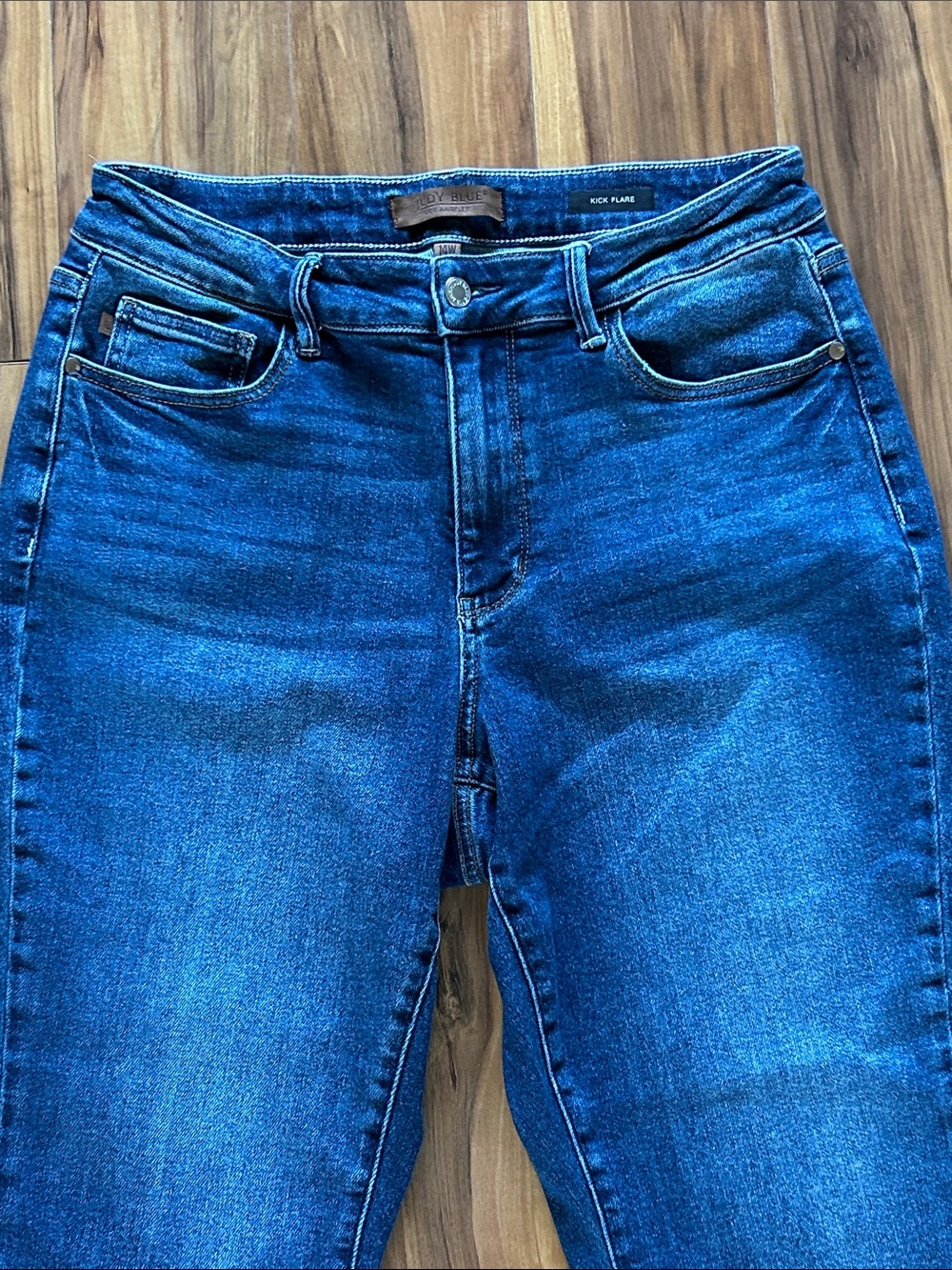 Judy Blue Kick Flare Cropped Frayed-Hem Jeans - Picture 2 of 8